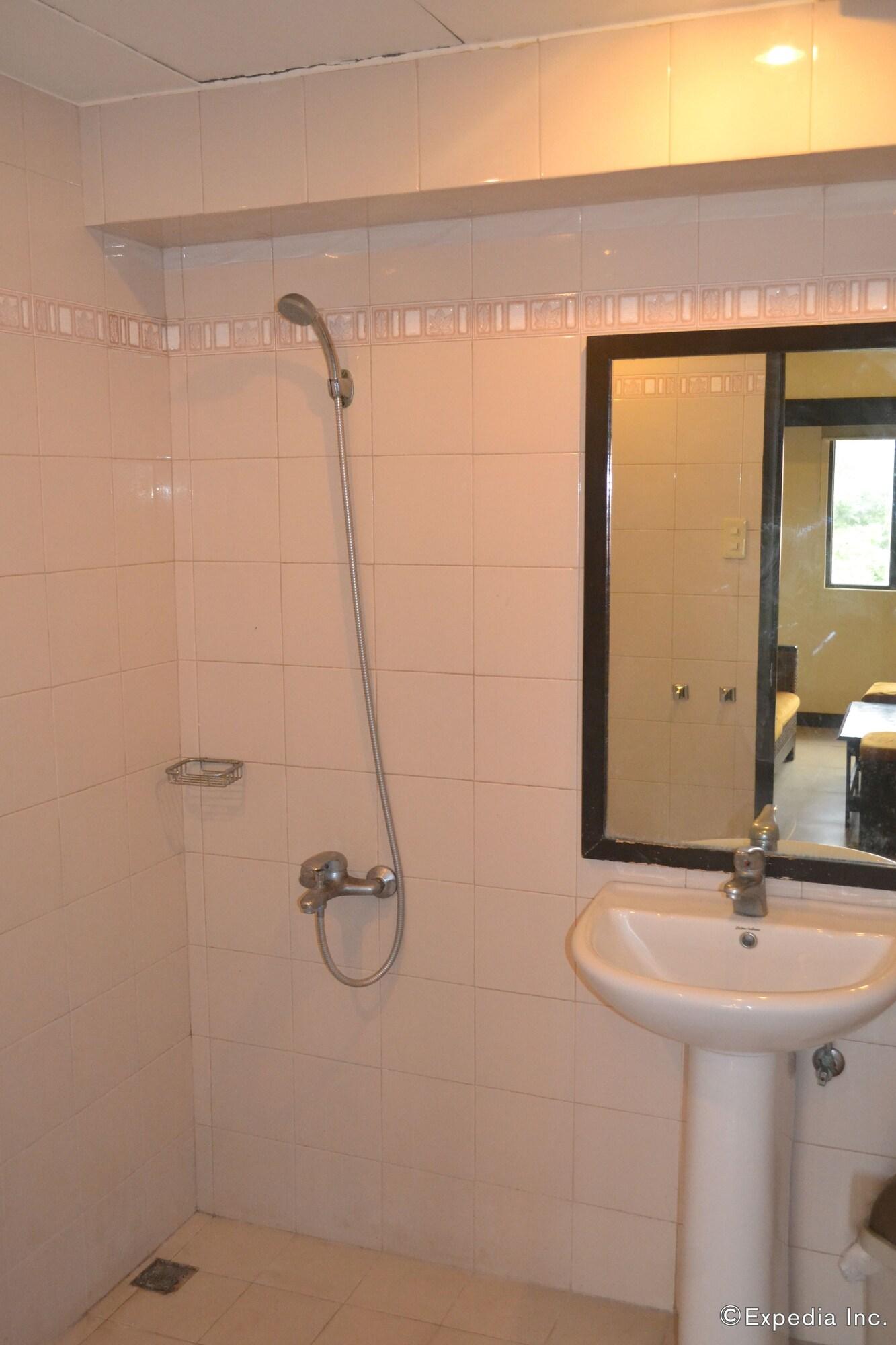 Lancaster Hotel Cebu มักตัน ภายนอก รูปภาพ